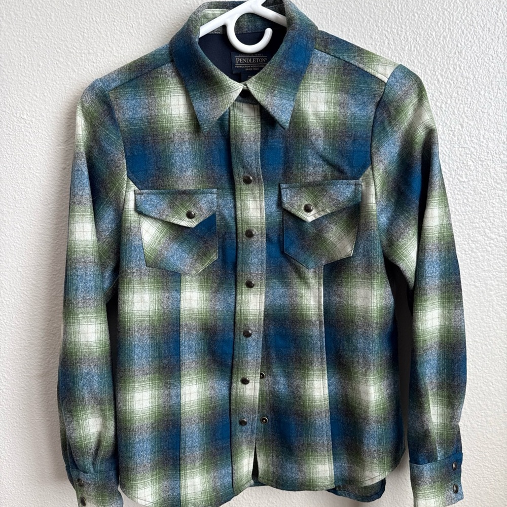 Womens Pendleton Blue and Green Plaid long sleeve size Small